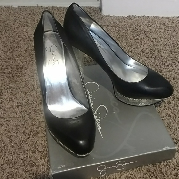 Jessica Simpson heels - Picture 1 of 3